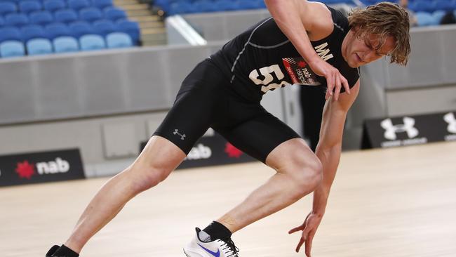 Cooper Stephens powers through the yoyo test at the draft combine.