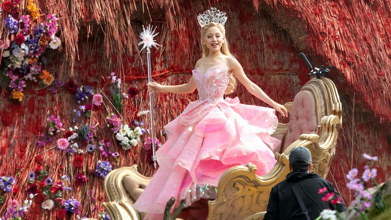 Ariana Grande as Glinda on the set of Wicked. Picture: Bav Media/Splash News/Media Mode