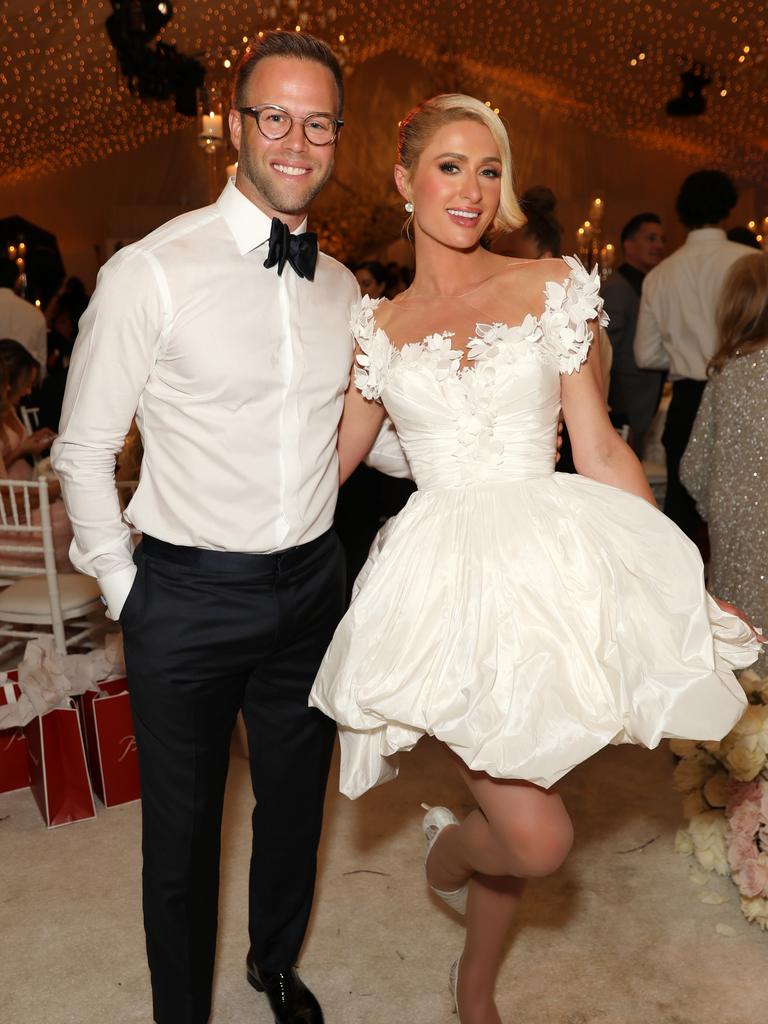 Paris Hilton s stunning plunging white wedding dress news .au