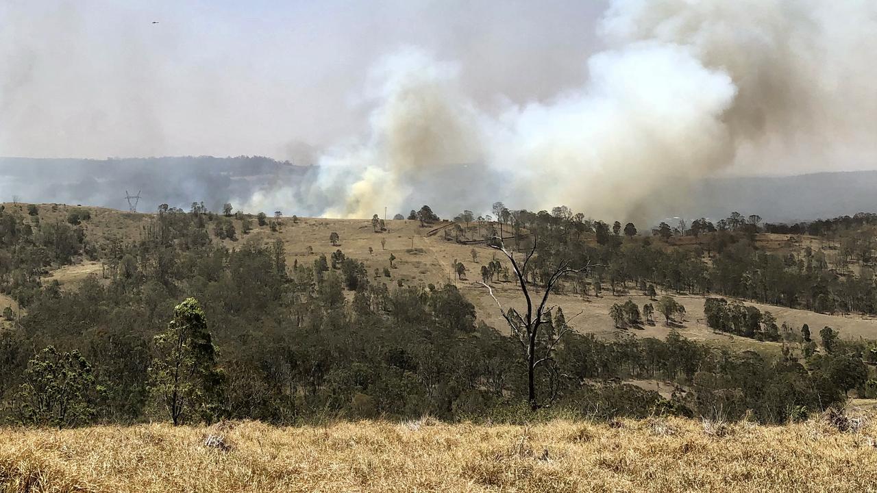 Looking north from Hampton View Ct, Hampton, toward Grapetree (out the back of Pechey). November 2019. Pechey Bushfire.