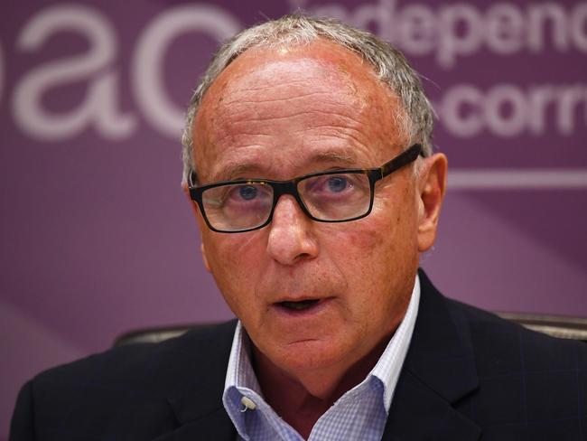 IBAC Commissioner Robert Redlich speaks during the Operation Watts public hearing in Melbourne, Monday, October 11, 2021. Operation Watts, a joint probe by the Independent Broad-based Anti-corruption Commission (IBAC) and the Victorian Ombudsman, will conduct public hearings into allegations of branch stacking by Labor MPs and their staff. (AAP Image/James Ross) NO ARCHIVING