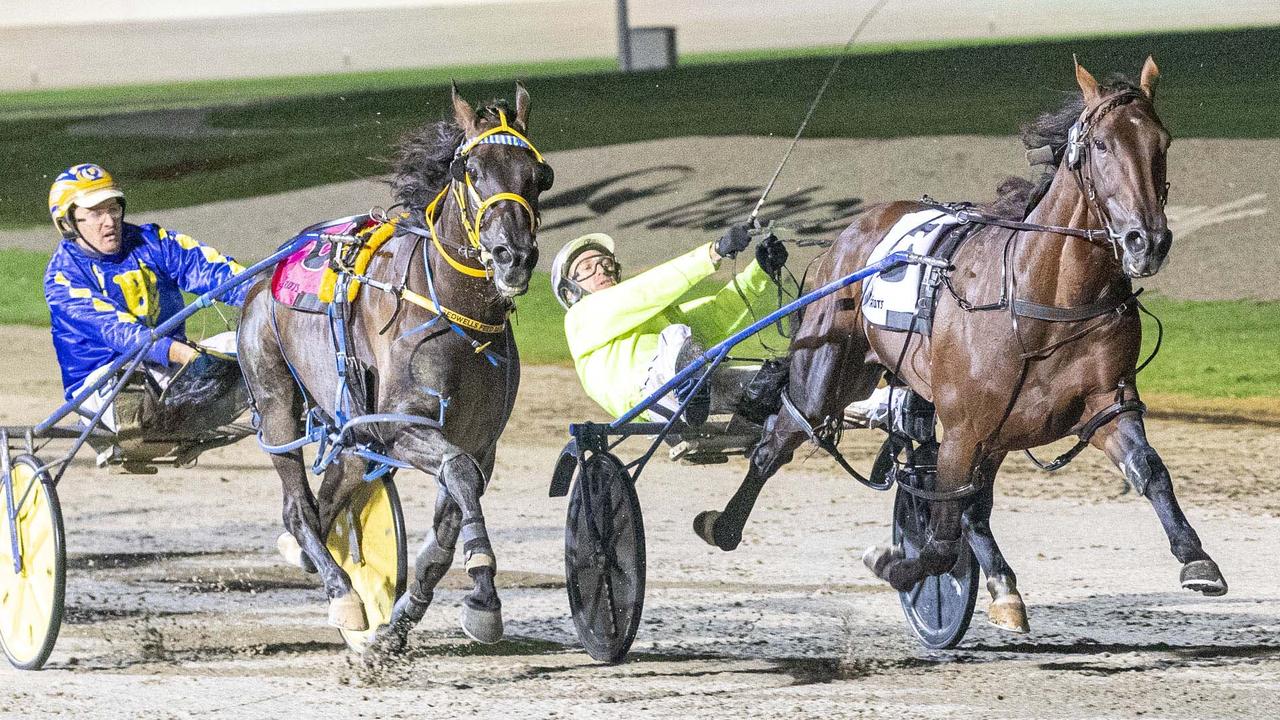 King Of Swing (right) edged out Our Uncle Sam to win the AG Hunter Cup at Melton Park. Picture: Stuart McCormick