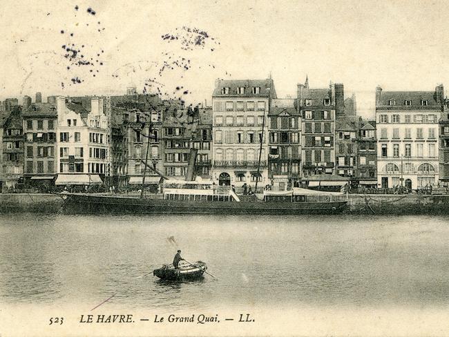 Le Havre, Le Grand Quai c1900. The big white building in the centre is the Hôtel de l’Amirauté, where Monet stayed in 1872 and 1874.