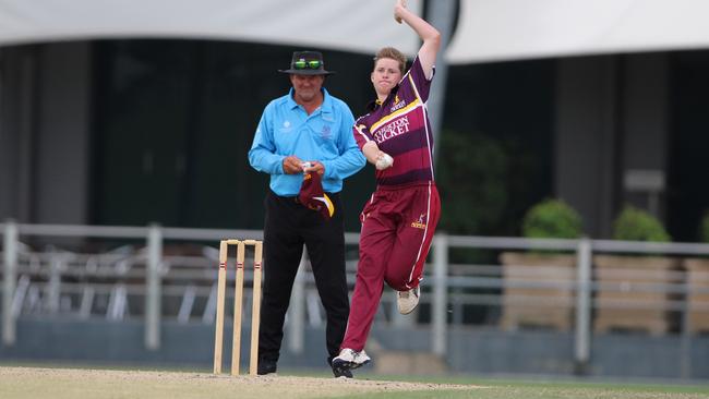 Atherton's Angus Vikionkorpi bowls in the match against Norths in Cricket Far North's first grade at Cazalys Stadium. Picture: Jake Garland