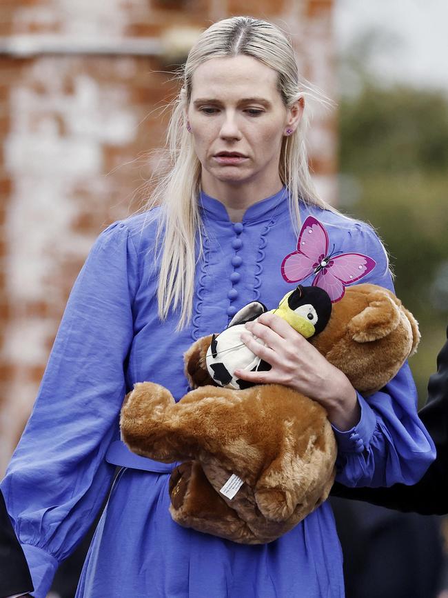 Kelly O’Brien at her daughter’s funeral.