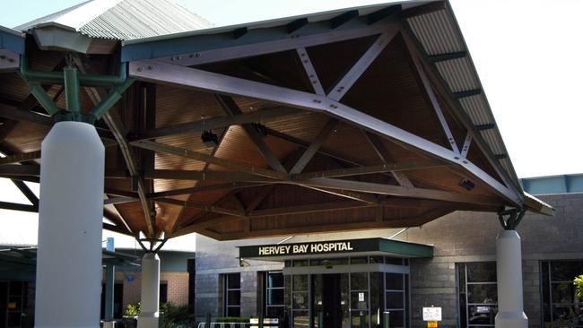 15 May 2005: Qld Health Crisis - Hervey Bay Hospital - entrance. picJohn/Wilson hospitals buildings qld exterior