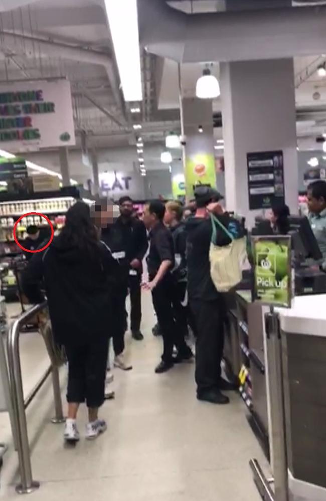 Woolworths shoplifters abuse staff, hurl shopping basket: Video | news ...