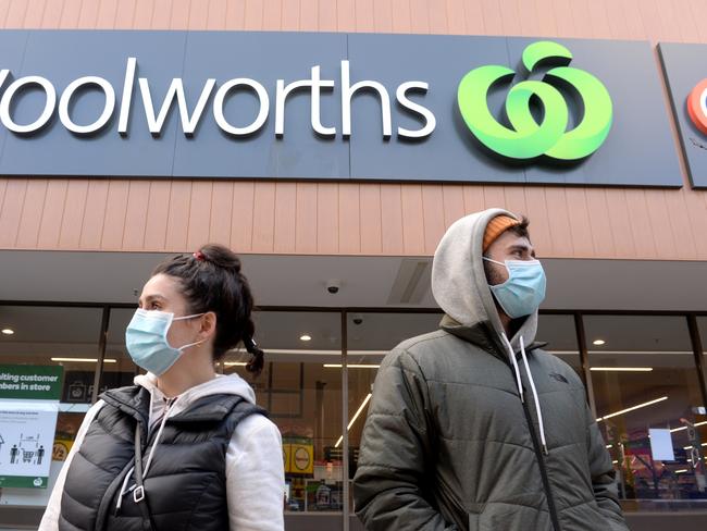 Shoppers outside Woolworths in the Melbourne suburb of Prahran. Picture: Andrew Henshaw