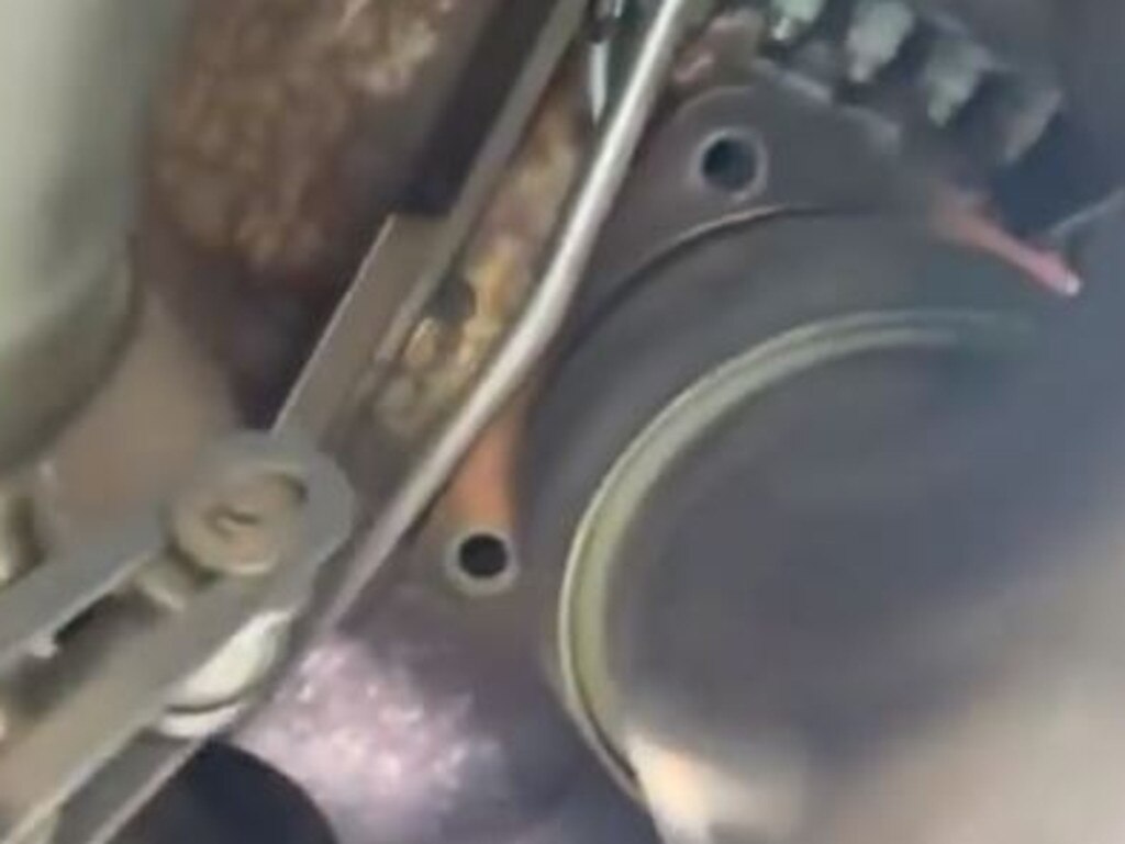 Alarming Video Of Bolts Missing In Qantas Engine Air Duct 