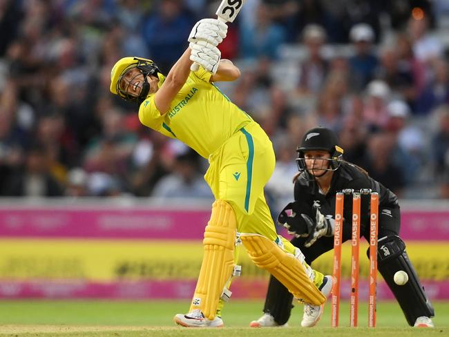 BIRMINGHAM, ENGLAND - AUGUST 06: Ash Gardner of Team Australia bats during the Cricket T20 - Semi-Final match between Team Australia and Team New Zealand on day nine of the Birmingham 2022 Commonwealth Games at Edgbaston on August 06, 2022 on the Birmingham, England. (Photo by Alex Davidson/Getty Images)