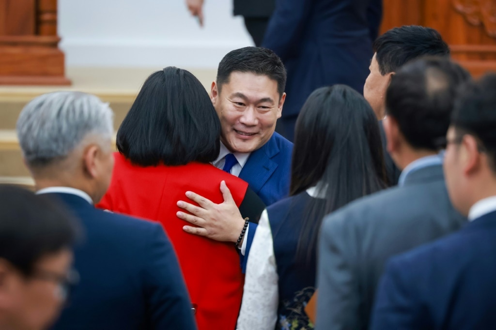 Mongolia PM loses parliament confidence vote, resigns