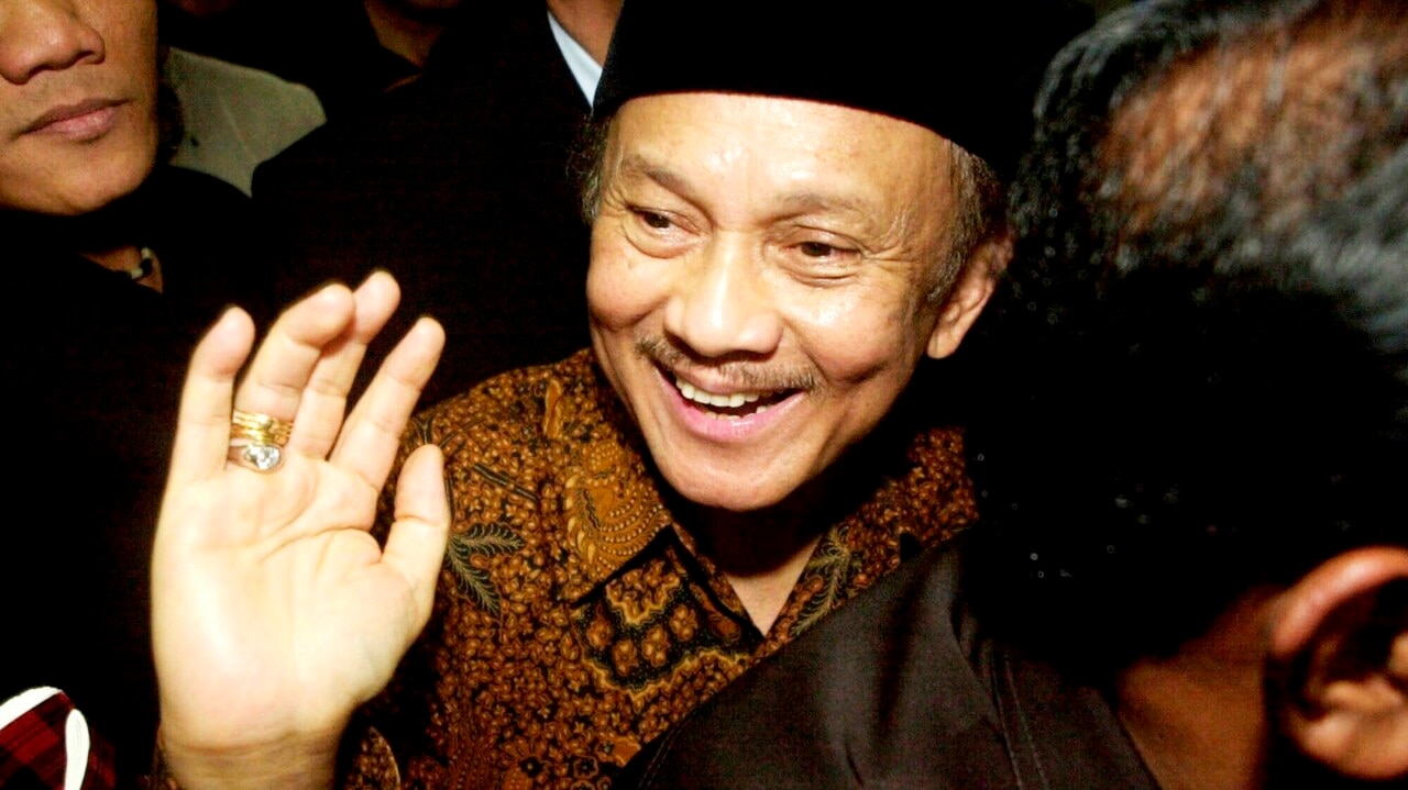 Emotional Farewell For Former Indonesian President BJ Habibie | Sky ...