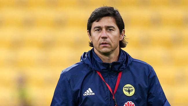 Wellington Phoenix coach Darije Kalezic will leave the club at the end of  the A-League season