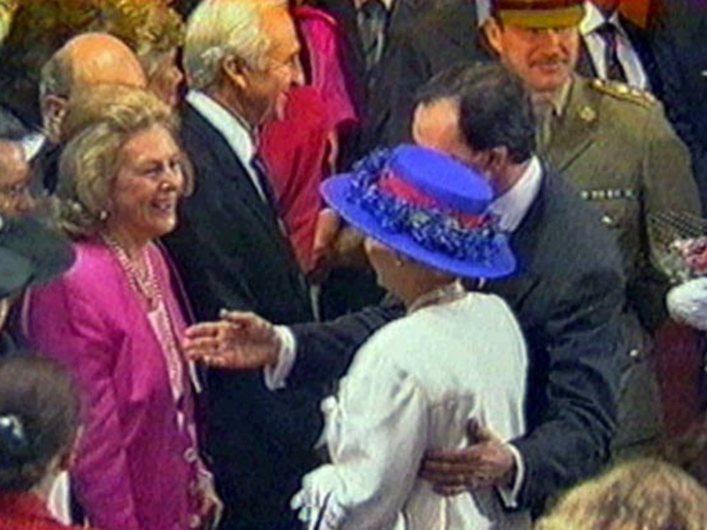 <b>1992 – Canberra</b> The 1992 tour was notorious for one particular incident, when Prime Minister Paul Keating was pictured touching the Queen’s back – a breach of Royal protocol – as he guided her along a presentation line in Canberra. The incident earned him the nickname the ‘Lizard of Oz’ as the British media went on the attack, but Prince Charles later said he was not insulted by the PM’s gaffe and “nor was the Queen”.