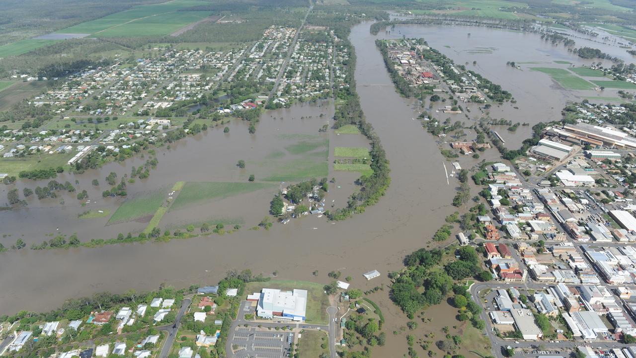 Flood Legend:men Climbed On Pub Roof To Escape Rising Waters 