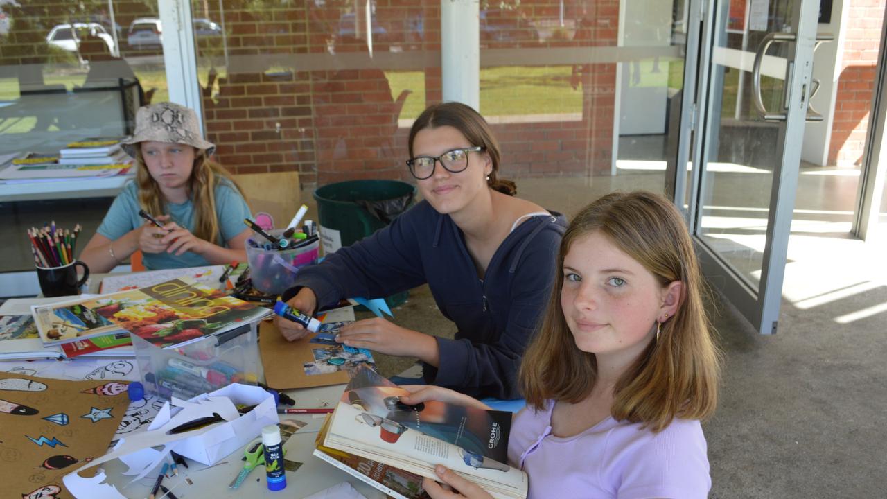 Tulsi Vithani and Amy Boland at the graffiti workshop.