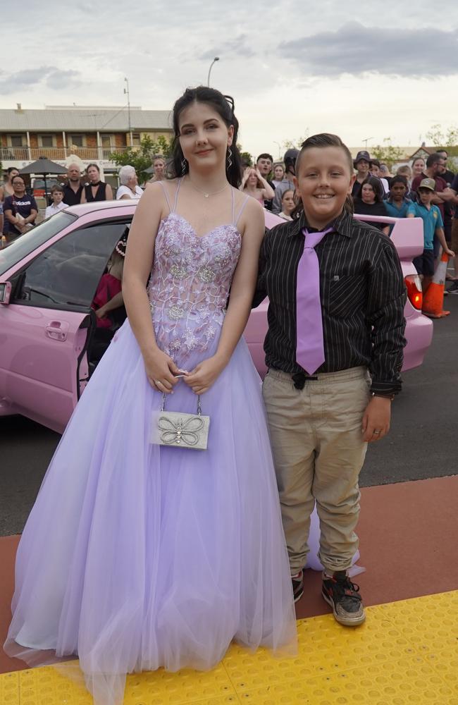 Breanna Delsureto arriving at the 2023 Kingaroy State High School formal.