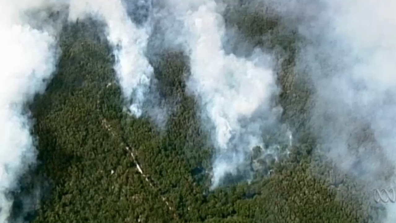 Victorian Bushfires: Fires Rage In Bunyip State Park, Labertouche North ...