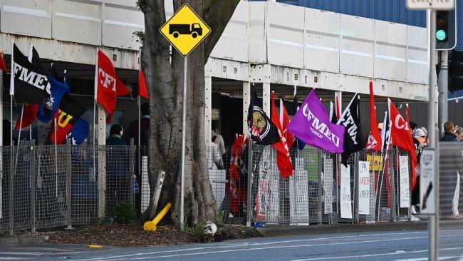 Confirmed: Buses again for Ekka as CFMEU strikes derail trains