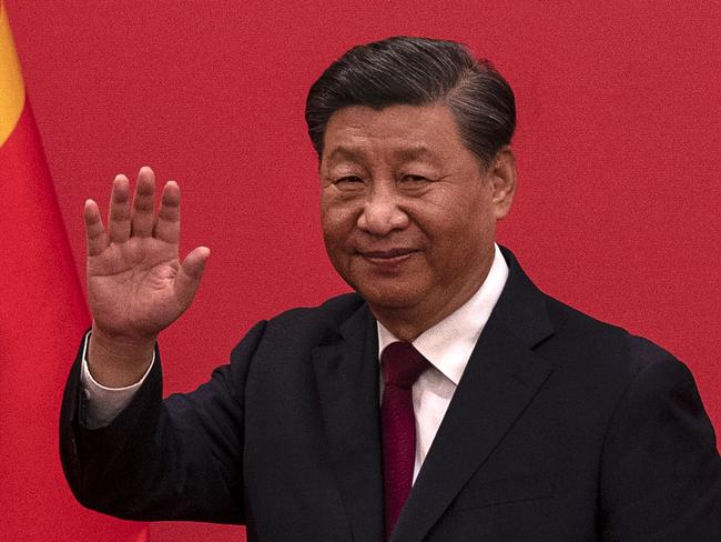 BEIJING, CHINA - OCTOBER 23: General Secretary and Chinese President, Xi Jinping waves as he leaves after speaking at a press event with members of the new Standing Committee of the Political Bureau of the Communist Party of China and  Chinese and Foreign journalists at The Great Hall of People on October 23, 2022 in Beijing, China. (Photo by Kevin Frayer/Getty Images)