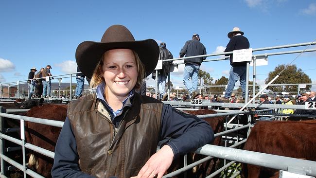 In the blood: Tasmania's only female livestock agent Bec Oakley | The  Weekly Times