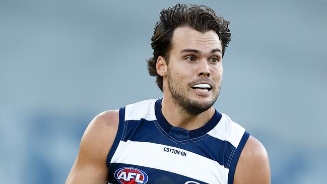 GEELONG, AUSTRALIA - FEBRUARY 25: Jack Bowes of the Cats in action during the 2025 AFL AAMI Community Series match between the Geelong Cats and the Essendon Bombers at GMHBA Stadium on February 25, 2025 in Geelong, Australia. (Photo by Michael Willson/AFL Photos via Getty Images)