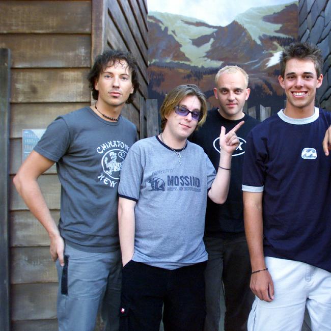 Teenage amateur golfer Aaron Baddeley at Movie World with Taxi Ride band members (L-R) Tim Wild, Dan Hall, Tim Watson & Jason Singh.