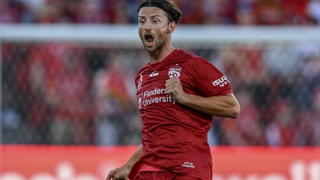 ADELAIDE, AUSTRALIA - NOVEMBER 29: Bart Vriends of Adelaide United passes  during the round six A-League Men match between Adelaide United and Perth Glory at Coopers Stadium, on November 29, 2024, in Adelaide, Australia. (Photo by Mark Brake/Getty Images)