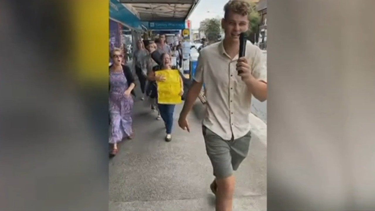 Anti-mask protesters storm Westfield shopping centre at Bondi