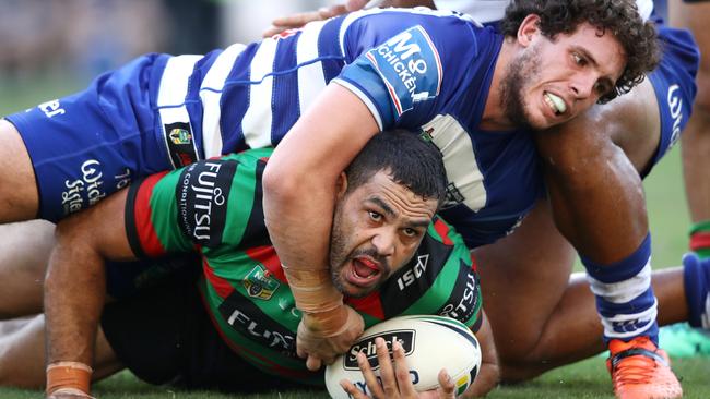 Greg Inglis scores a try for the Rabbitohs against the Bulldogs.