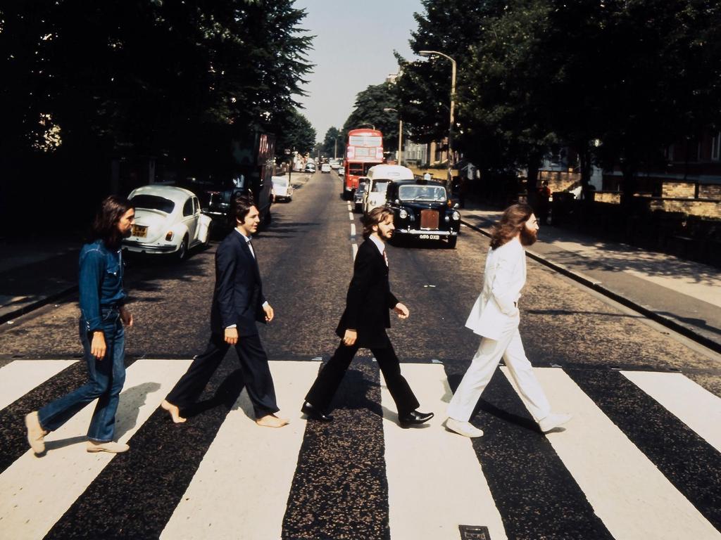 Beatles фото на пешеходном переходе