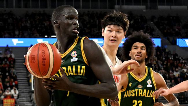 Thon Maker in action for the Boomers (William West / AFP)