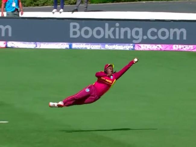 Cricket world stunned by ‘absolute screamer’