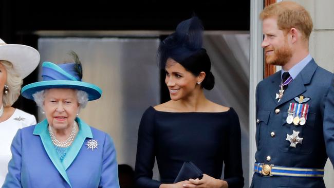 Queen Elizabeth has given her blessing to Harry and Meghan’s split from the royal family and relocation to Canada.