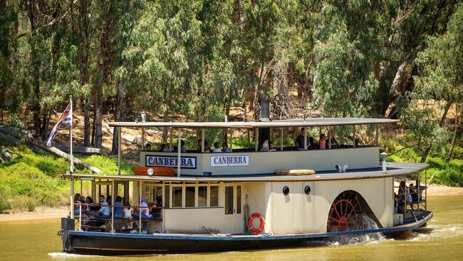 Holiday trade in Echuca is steady but down after recent COVID-19 border closures. Picture: Mark Stewart