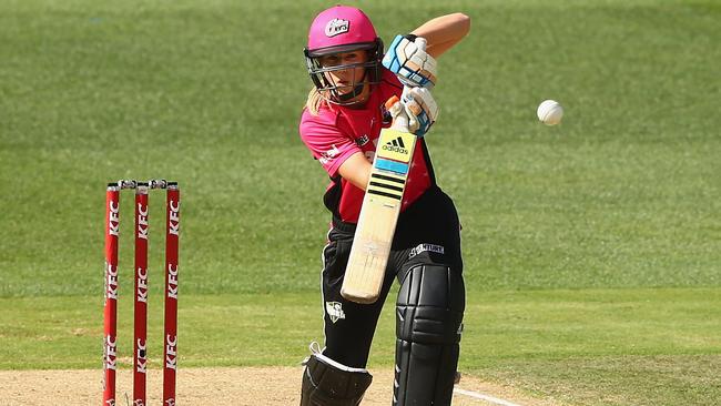 Ellyse Perry in action for the Sydney Sixers.