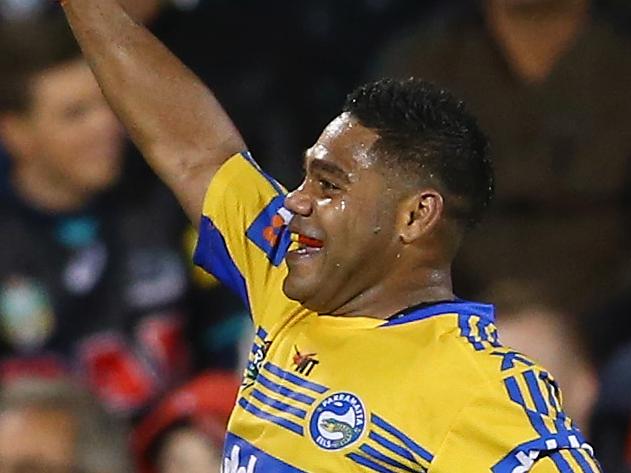 SYDNEY, AUSTRALIA - MAY 29: Chris Sandow of the Eels celebrate victory during the round 12 NRL match between Penrith Panthers and the Parramatta Eels at Pepper Stadium on May 29, 2015 in Sydney, Australia. (Photo by Mark Kolbe/Getty Images)