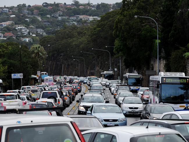 Peak traffic on Spit Rd, Mosman.