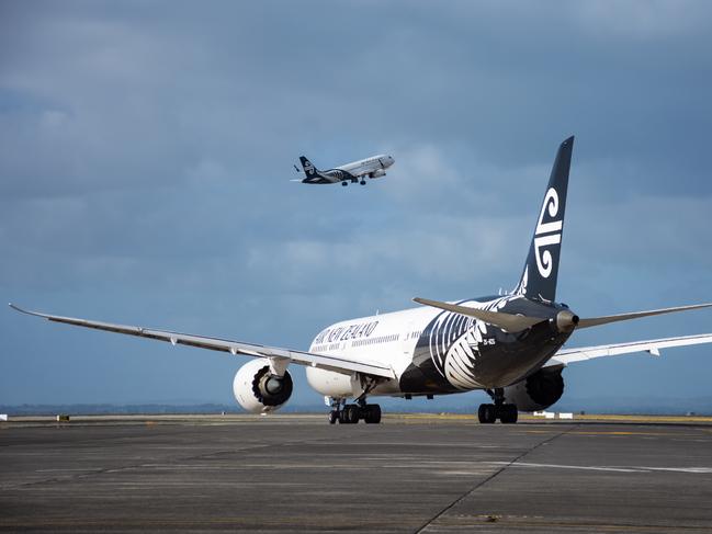 ESCAPE. 16 JAN, 2022. DOC HOLIDAY. Air New Zealand, Boeing, 787, Dreamliner, Taxiing at Auckland International Airport, And A320 Taking off, New Zealand, February 5 2020