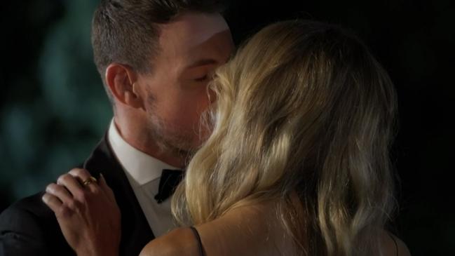 Ella and Luke Kiss and Luke is now in love. Picture: Network 10