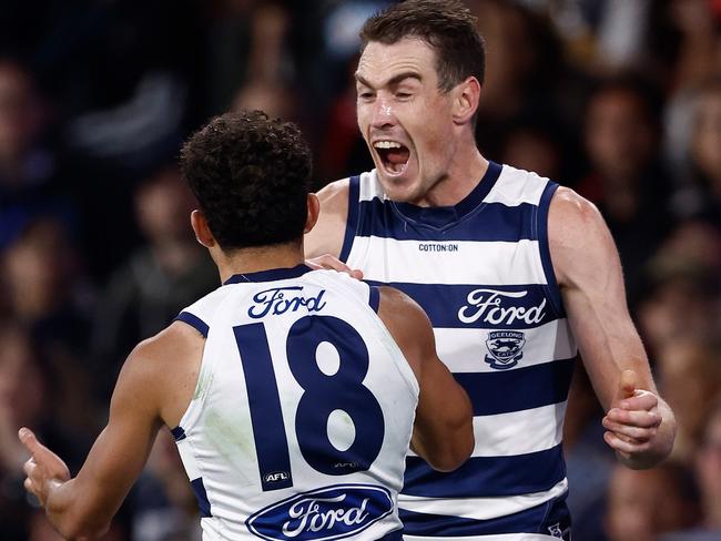 ADELAIDE, AUSTRALIA - APRIL 06: Tyson Stengle (left) and Jeremy Cameron of the Cats celebrate during the 2024 AFL Round 04 match between the Western Bulldogs and the Geelong Cats at Adelaide Oval on April 06, 2024 in Adelaide, Australia. (Photo by Michael Willson/AFL Photos via Getty Images)