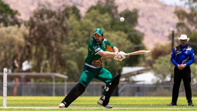 Lachlan Saunders bats for the Desert Eagles. Photo: EMMA MURRAY