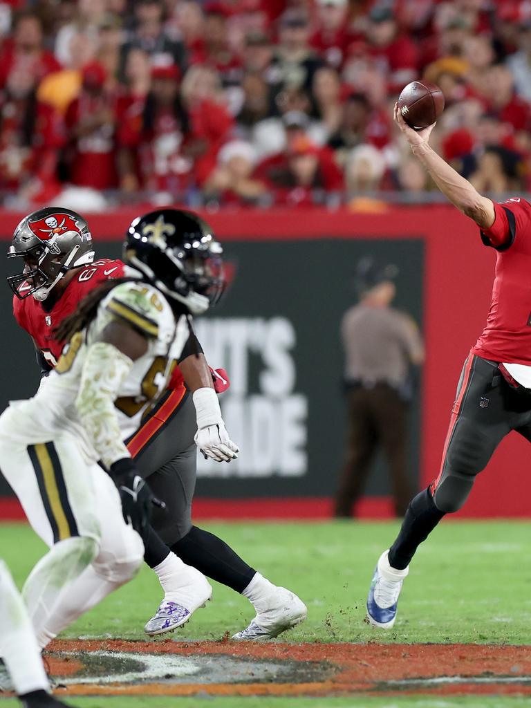 New Orleans Saints 16-17 Tampa Bay Buccaneers: Tom Brady throws two TD  passes inside final three minutes in stunning comeback win, NFL News