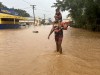 FNQ flood crisis: Queenslanders rescue neighbours in fishing boats, mustering choppers