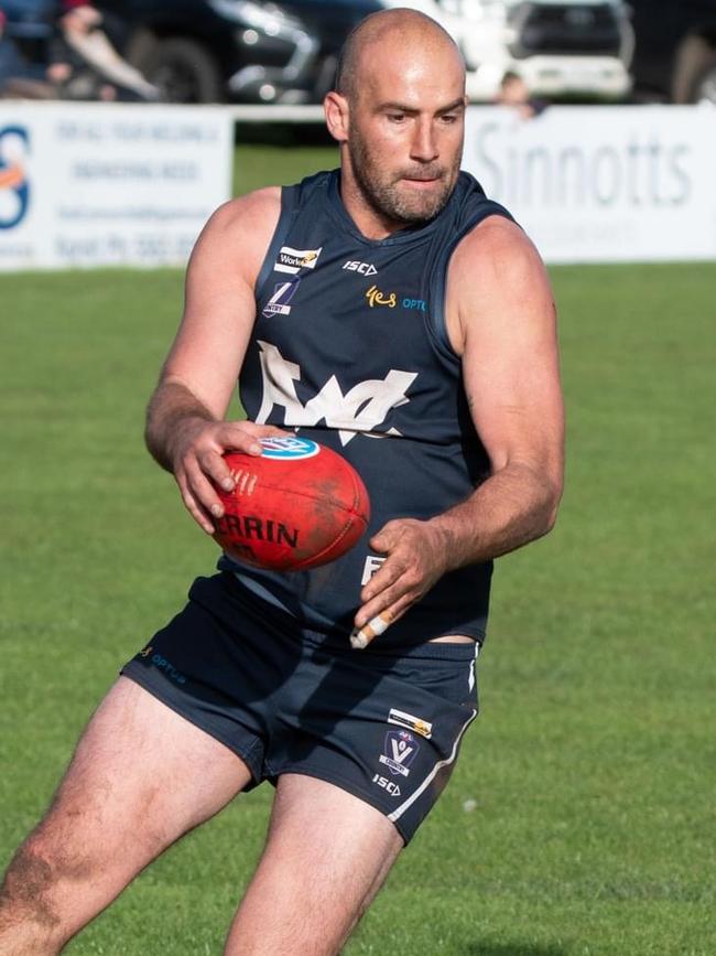 Cunnington snaps. Picture: Warrnambool footy photos/Peter Goodman