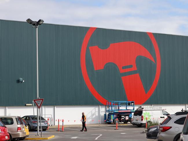 ADELAIDE, AUSTRALIA - NewsWire Photos AUGUST 24,  2021: A general view including signage of Bunnings store in Mile End, Adelaide. NCA NewsWire / David Mariuz