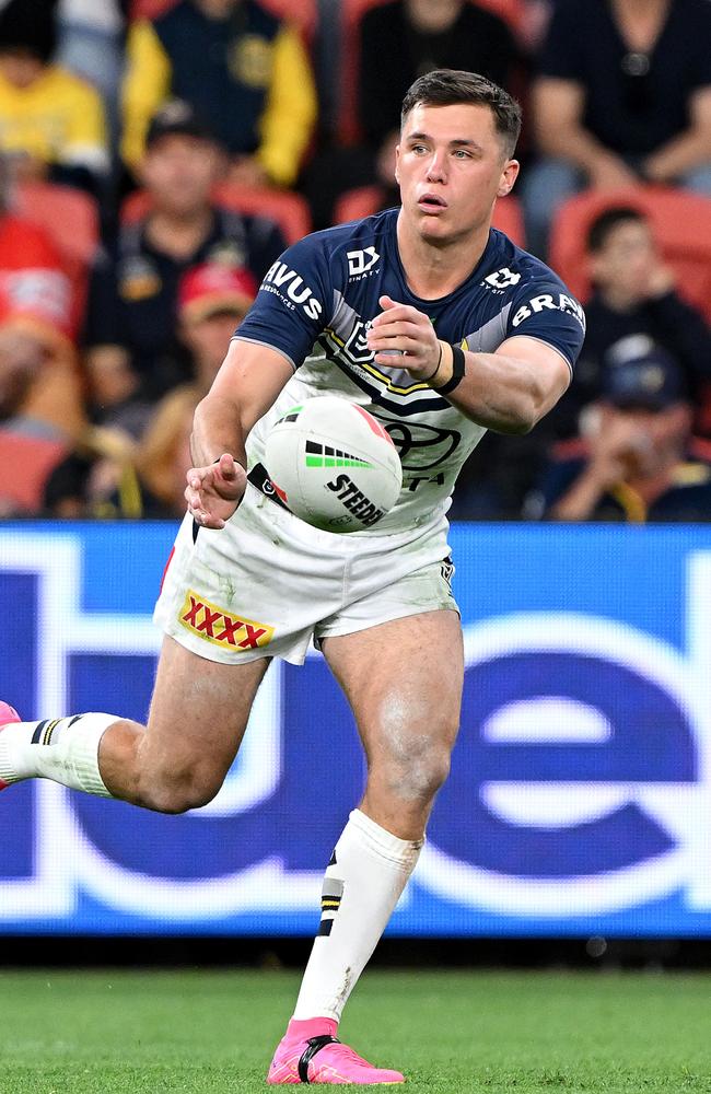 Scott Drinkwater passes the ball during the round 26 NRL match between Dolphins and North Queensland Cowboys. (Photo by Bradley Kanaris/Getty Images)