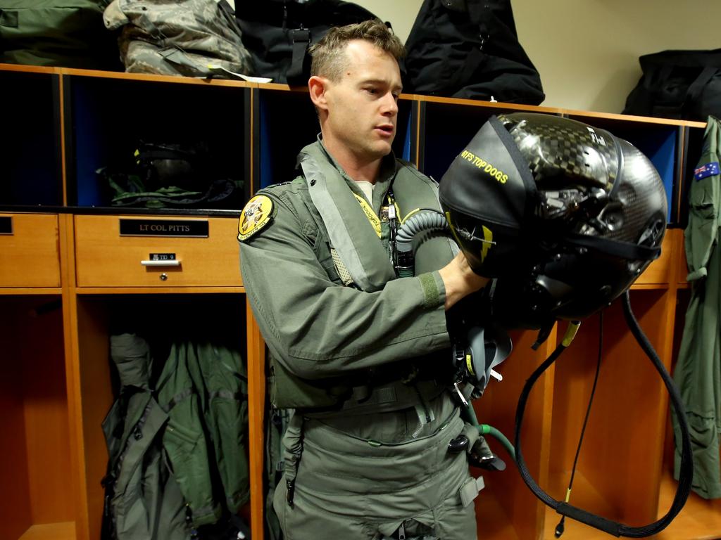 Next Gen Aussie fighter pilots in high-tech “Iron Man” helmets | Daily ...