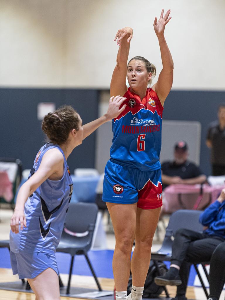 Hannah Lennan for Toowoomba Mountaineers against Northside Wizards in QSL Division 1 Women round 2 basketball at Clive Berghofer Arena, St Mary's College, Sunday, April 21, 2024. Picture: Kevin Farmer