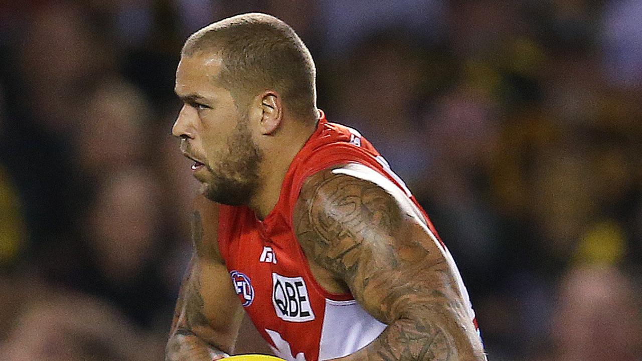Sydney's Lance Franklin has moved into outright seventh in all-time leading goalkickers. Picture: Michael Klein.